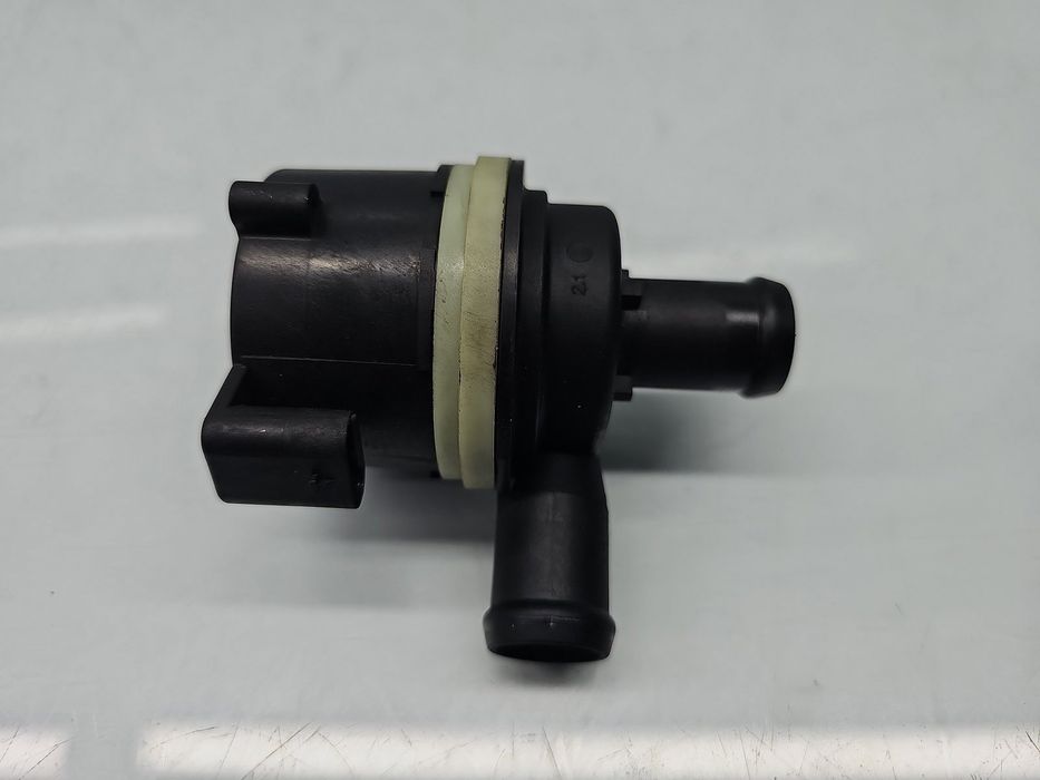Pompa recirculare apa Volkswagen Polo (6R) [Fabr 2009-2016] 6R0965561A