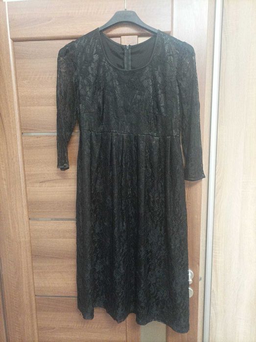 Vând rochii de ocazie