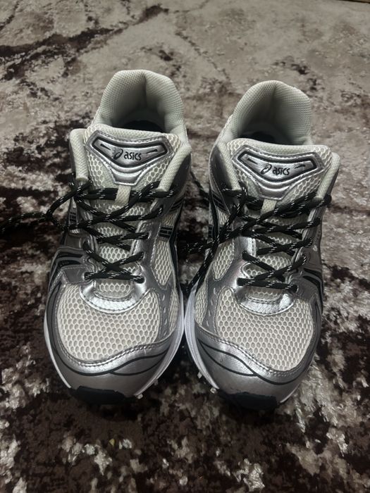 Vand asics urgent!!!