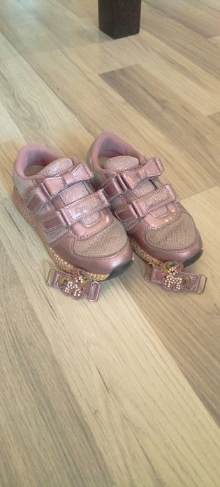 Маратонки за момиче