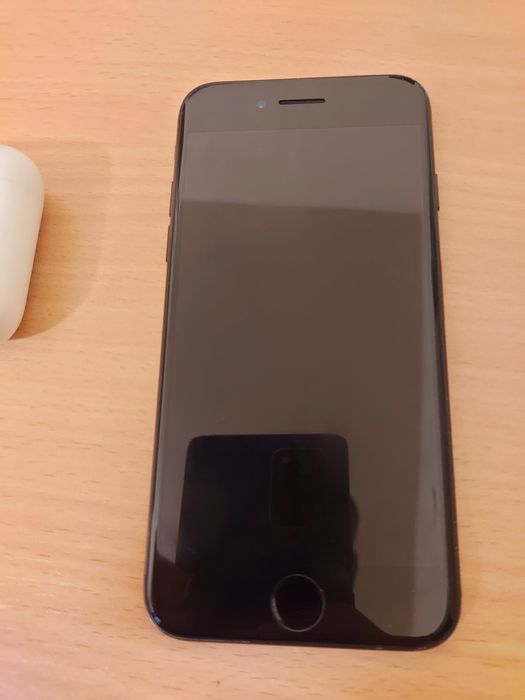 IPhone 7 ca și noua baterie 96%      .și căștile IPhone noi