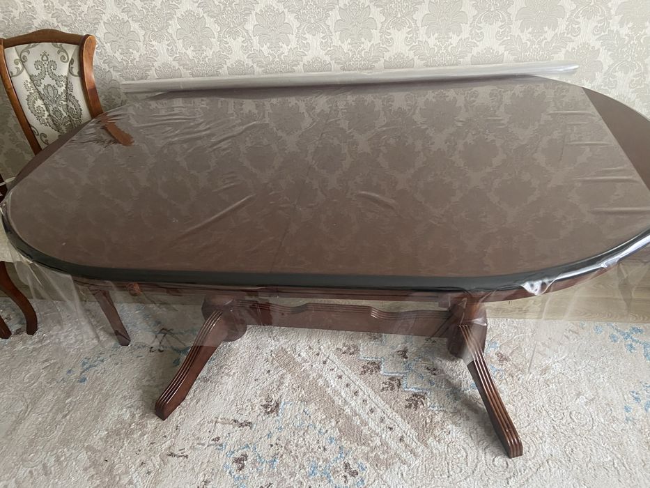 Гостинный  стол.