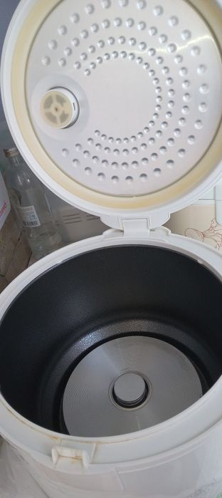 Мультиварка продаётся + ПОДАРОК форма для торта