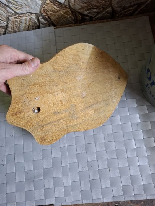 Пано с метална фигура