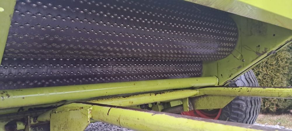 Рулонный пресс-подборщик Класс ролант 46