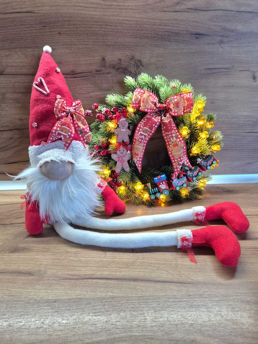 Коледни гноми и коледни венци