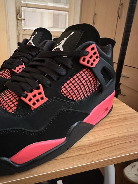 Jordan 4 red thunder