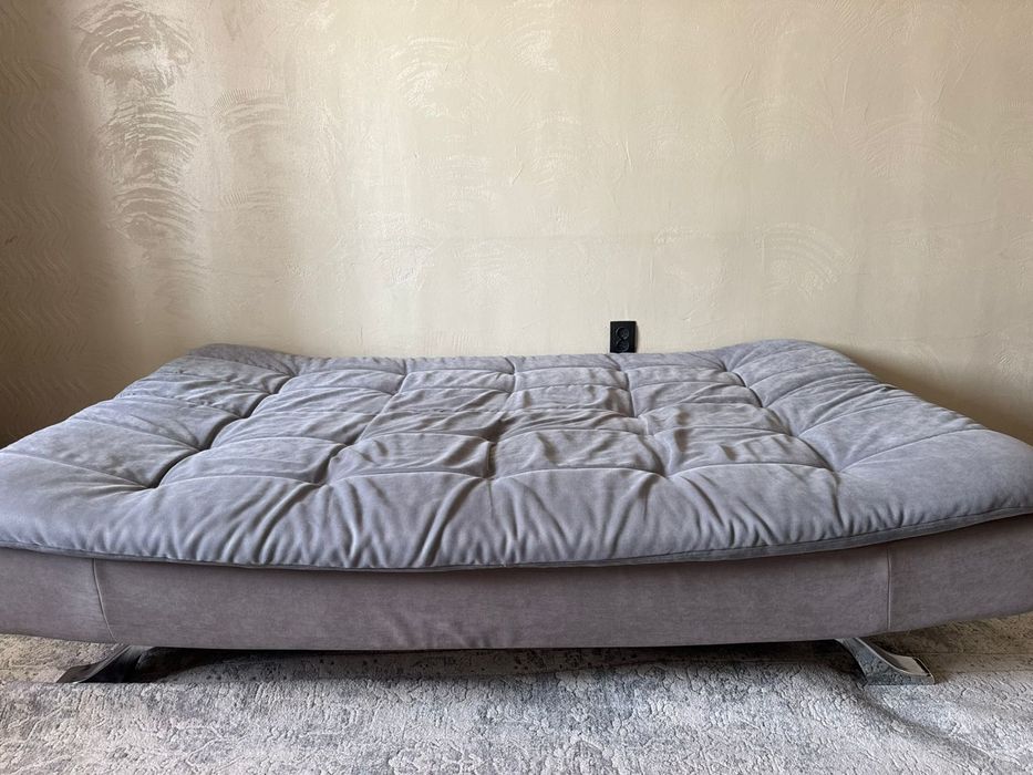 Продам диван 45000  чехол снимается