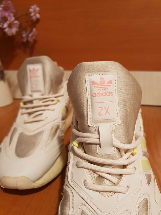 Adidasi adidas marimea 38 in stare perfectă