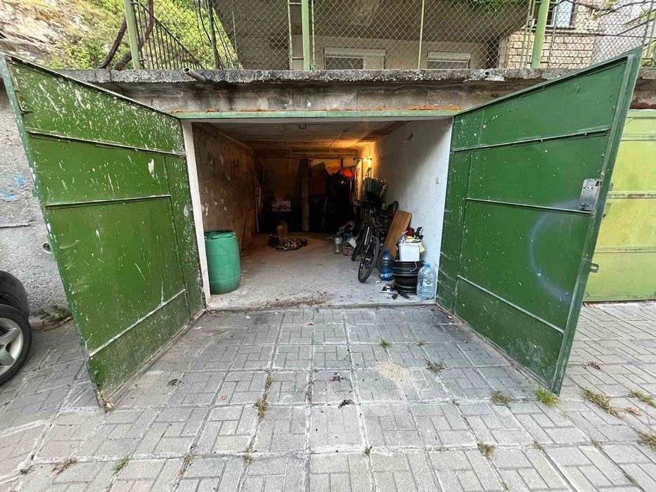 Продава се Гараж / Паркомясто в Асеновград - 16 кв.м за 1275 €/кв.м - Снимка #1