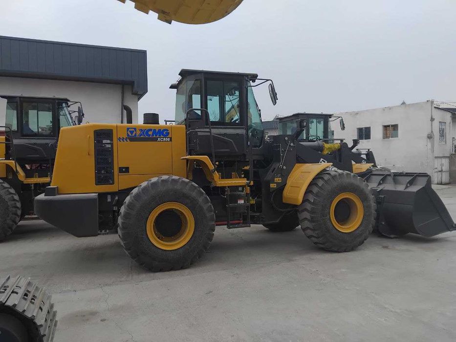 Погрузчик XCMG XC956, 3 м/куб, джойстик