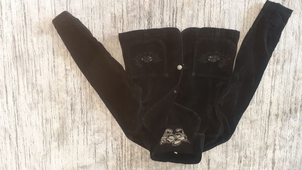 Все по 15.000 сум. Одежда для девочек и девочек подростков.