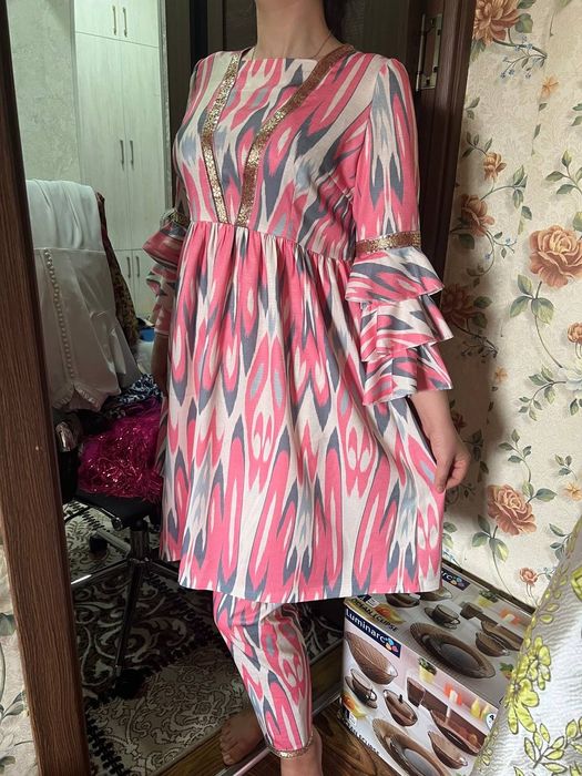 Келинчаклар учун куйлаклар. Холати яхши , бир-биридан чиройли, 46-48.