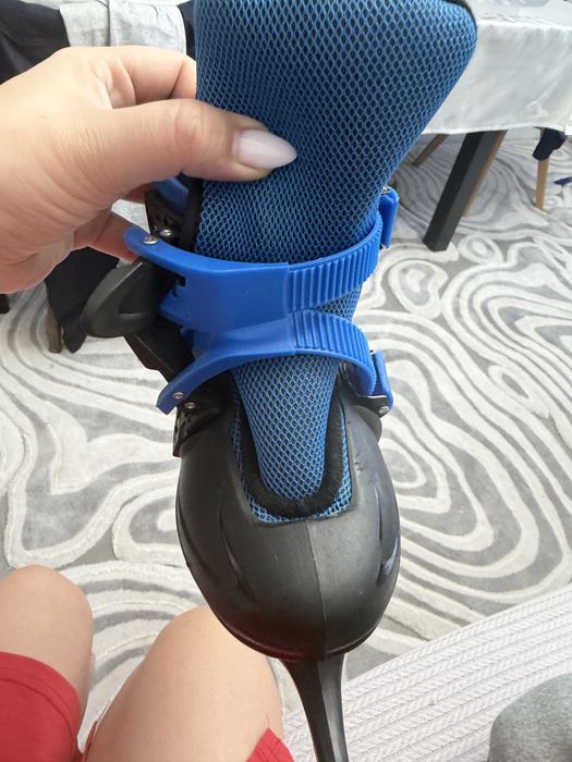 Продам коньки детские