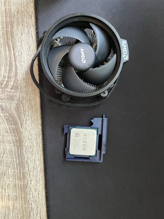 Procesor AMD Ryzen 3600x + cooler