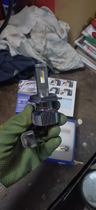 Продам LED лампы H4