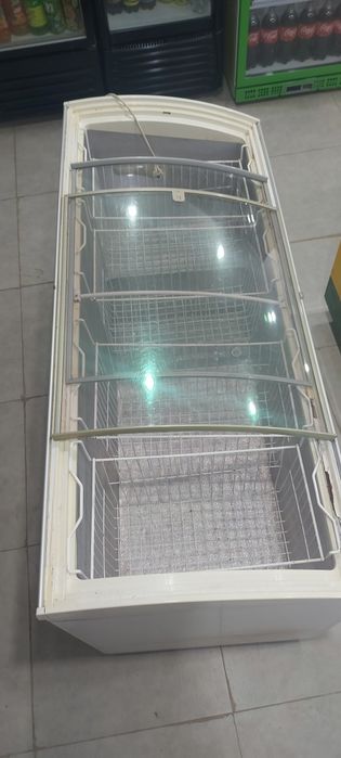 Продам морозильную камеру