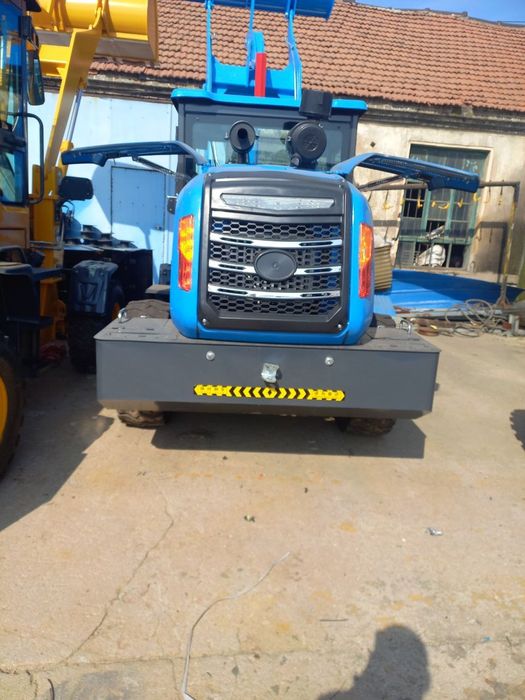 Погрузчик фронталный