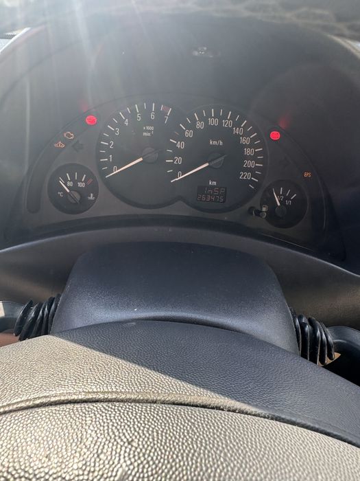 Vand opel corsa 1 .2 benzina