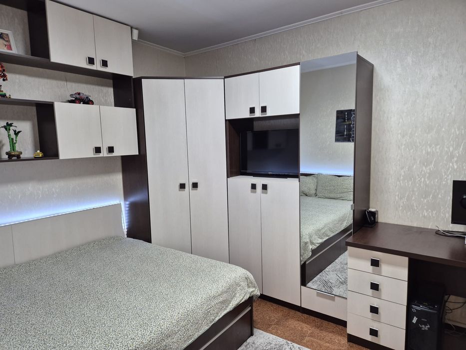 Vând casa parc CFR  la 30m de str.Domneasca