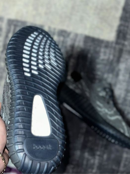 Yeezy diferite culori :41,42,44