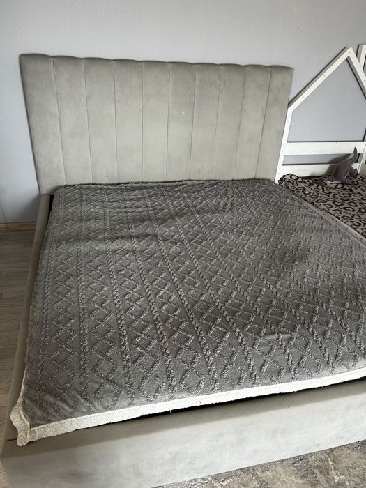 Продам кровать 180*200