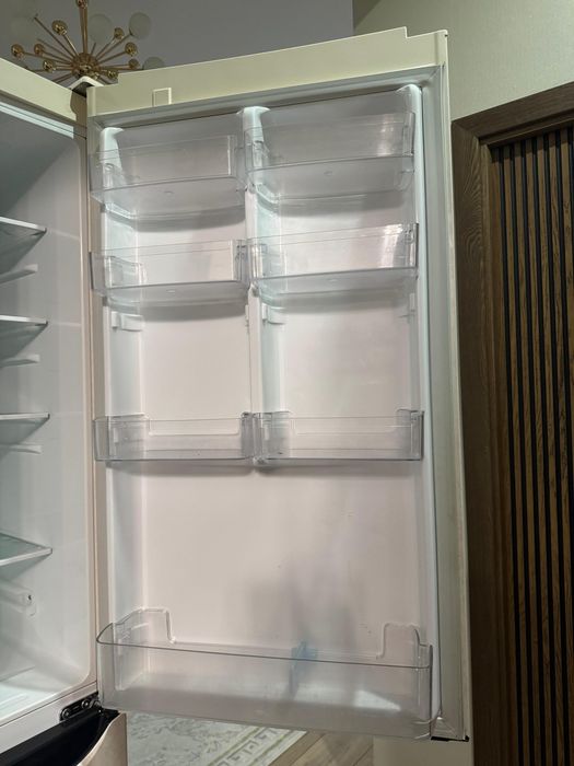 продается холодильник