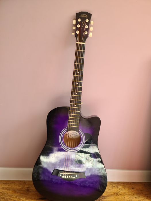 Продается гитара Alau + чехол