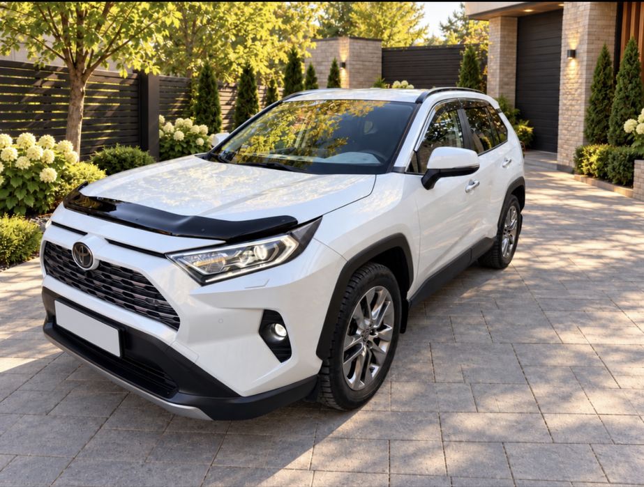 Продаю Toyota Rav4 2020