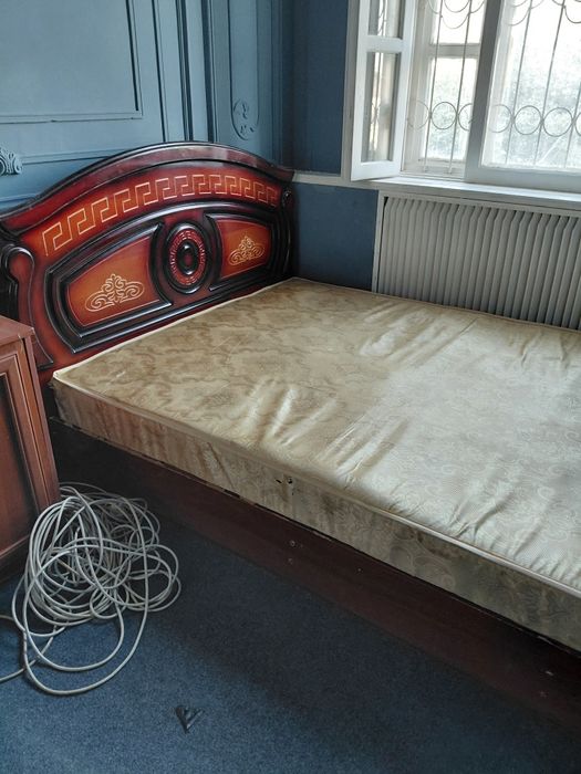 Продам кровать для спальни
