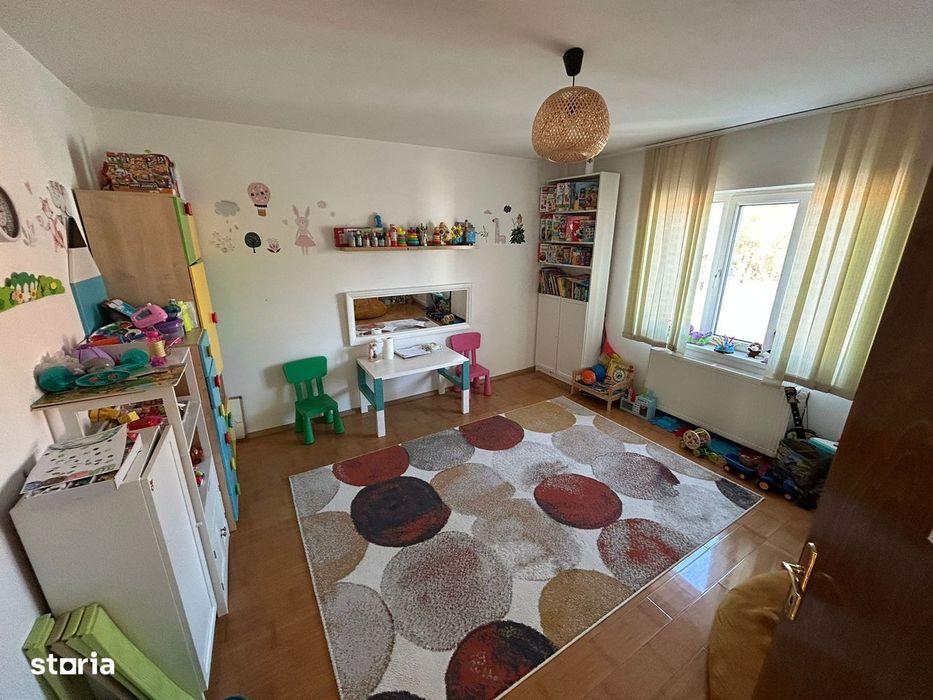 Casa individuala de inchiriat | 300 mp utili - 1000 teren