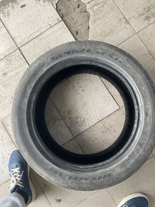 Продам резину 215/55/17