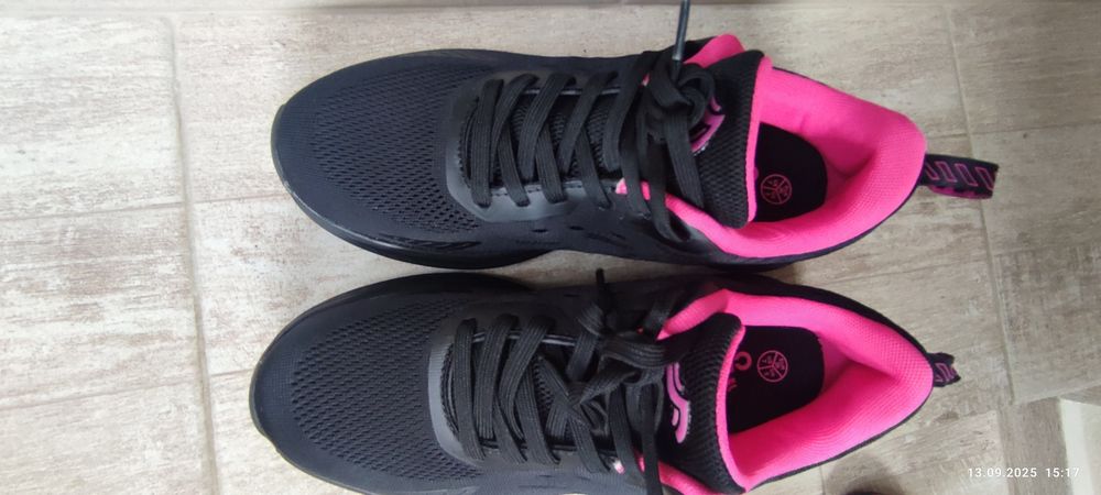 Маратонки за момиче