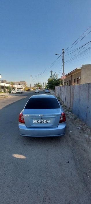 Lacetti gentra sotiladi