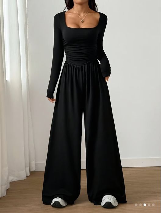 Дамски комбинезон с  дълги ръкави