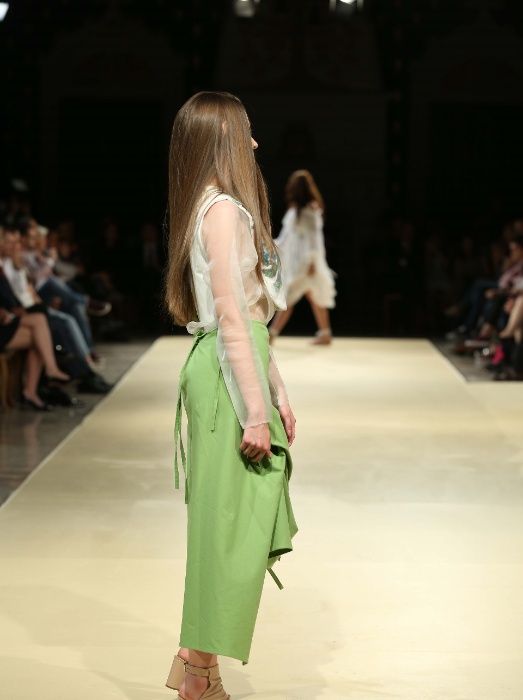 Vesta broderie manuala, Nicoleta Obis, marime universala, noua