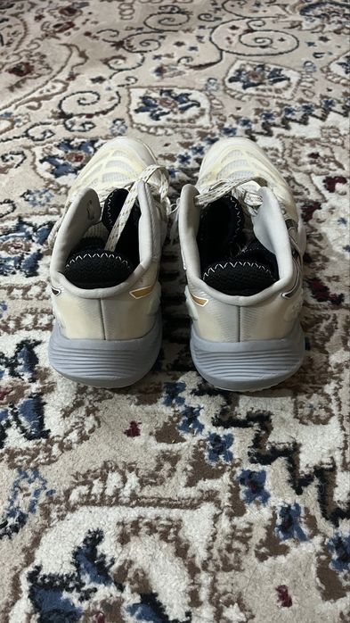 Кроссовки асикс