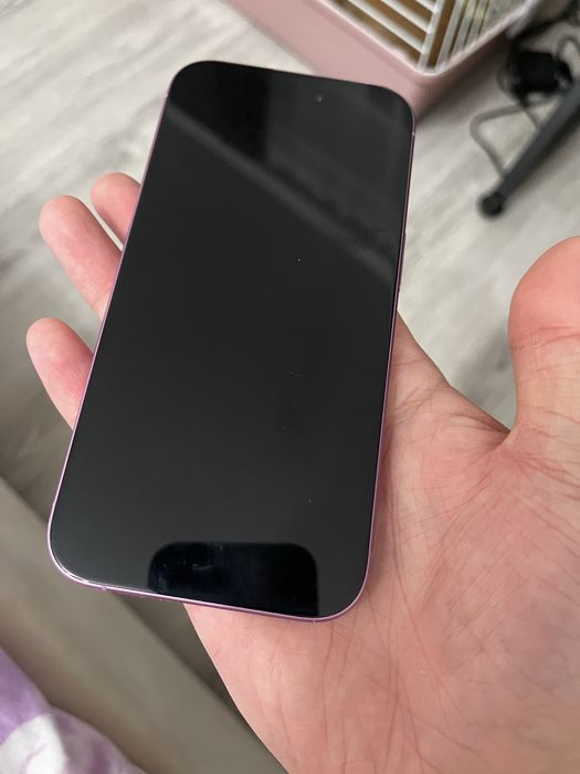 Продам айфон 16 256гб