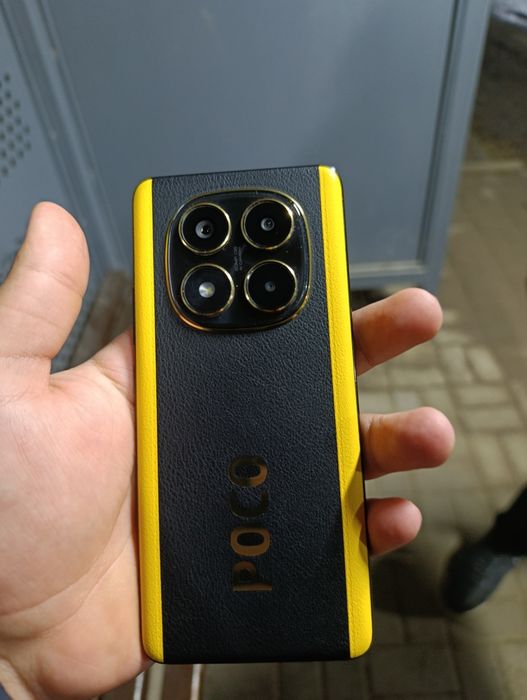 Телефон поко х7 .