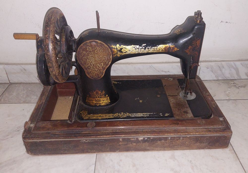 Стара шевна машина SINGER