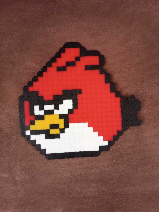 Angry birds направен от пластмаса/pissla