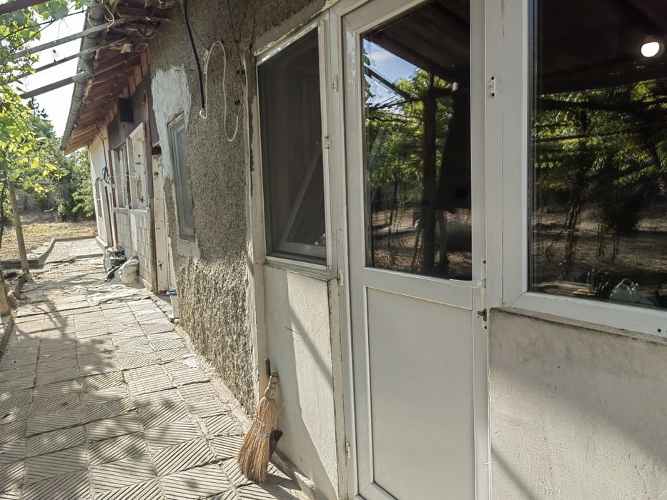 Продавам къща в с. Велино