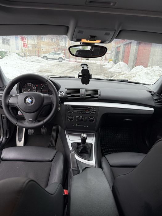 Vand autoturism marca  BMW  Seria 1  anul 2008