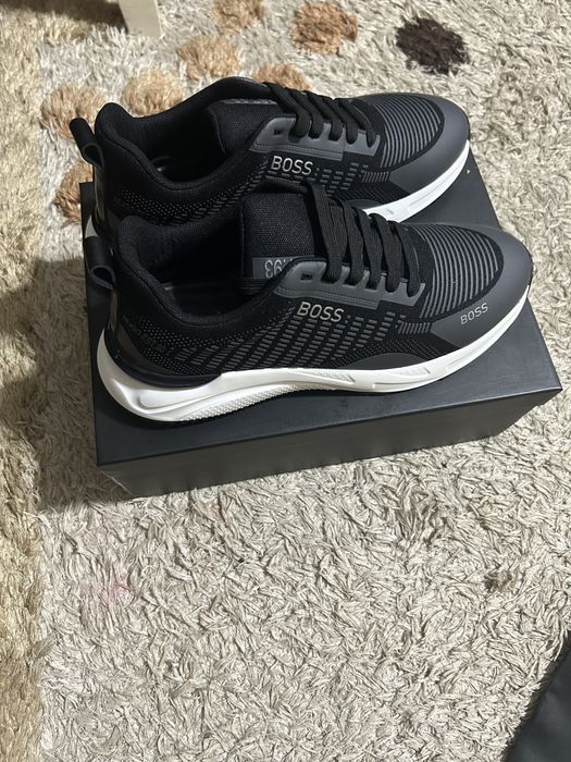 Кроссовки 35000 boss тыс