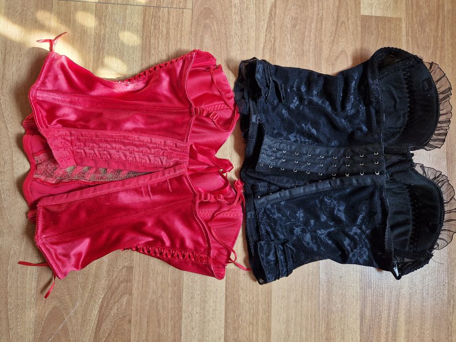 Doua corsete H&M, ambele la doar 45 lei