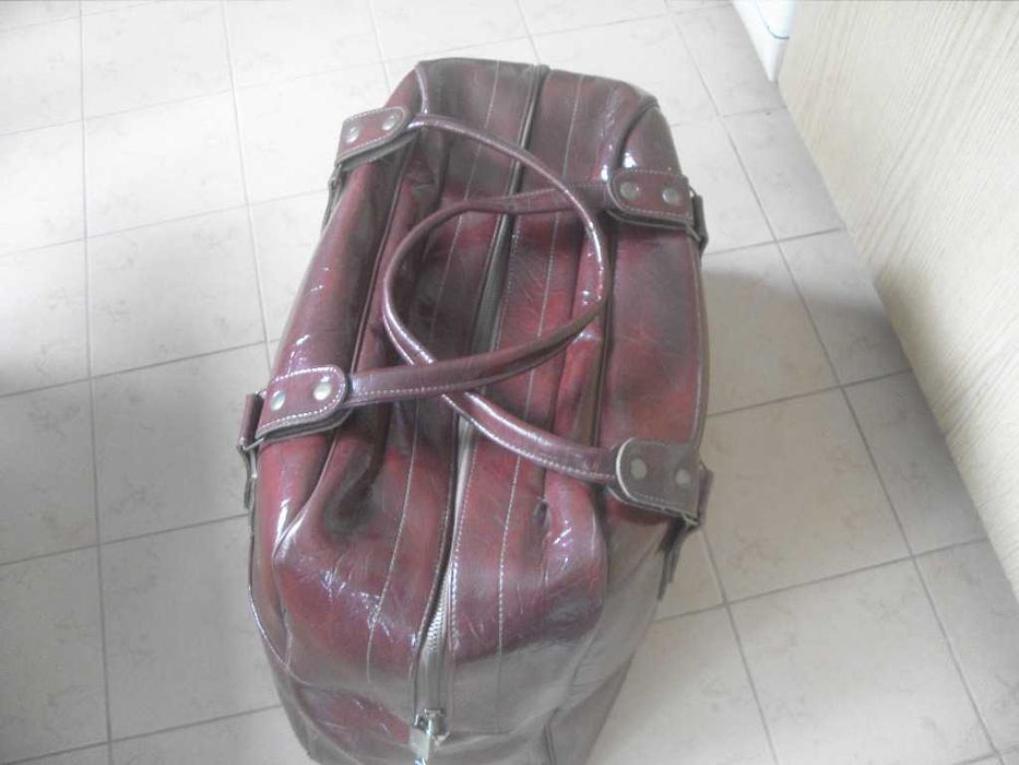 голяма пътна чанта