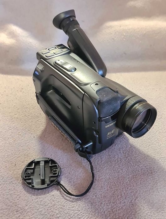 Video camera "SIEMENS" VHS-C.