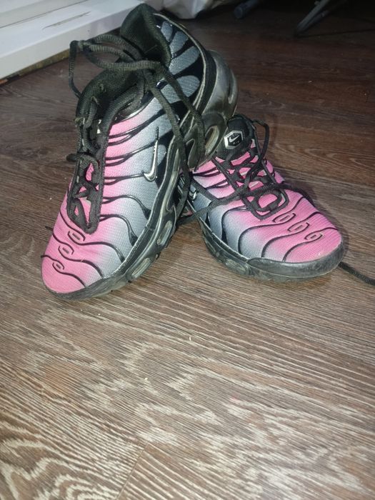 Продам кроссовки