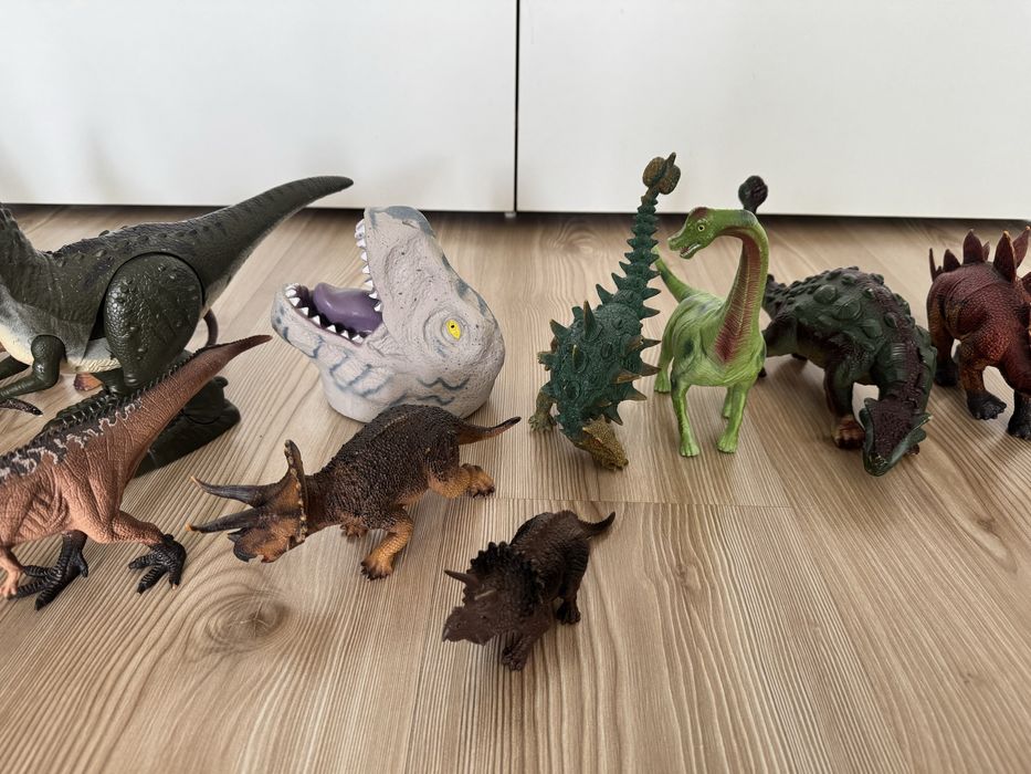 Динозаври фигури