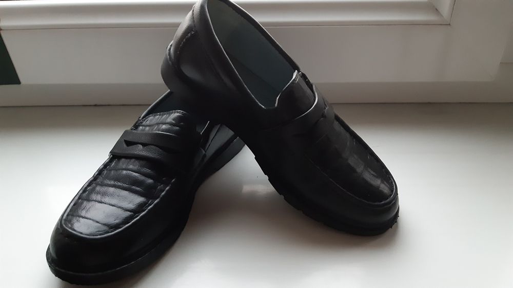 Туфли на мальчика.